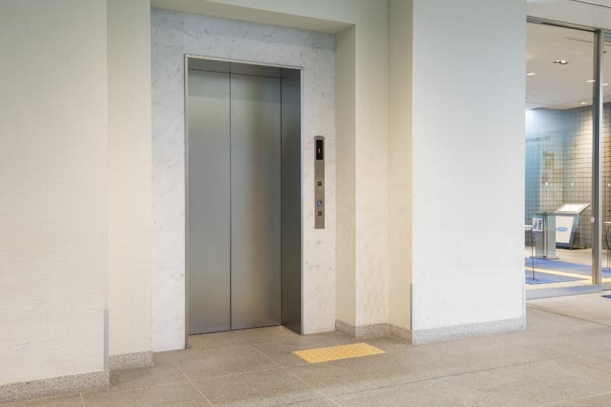 エレベーター（西口）の写真