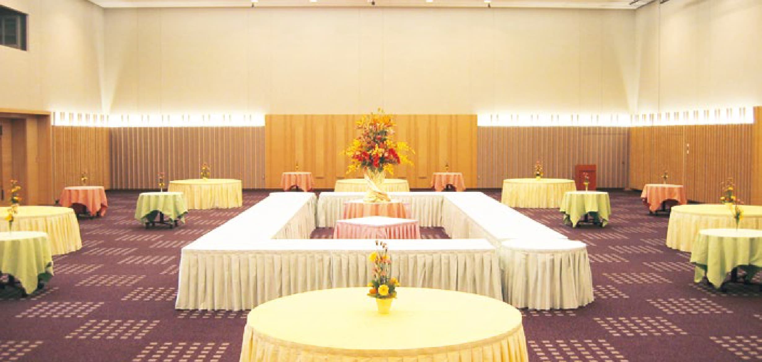 着席パーティ形式のイメージ写真