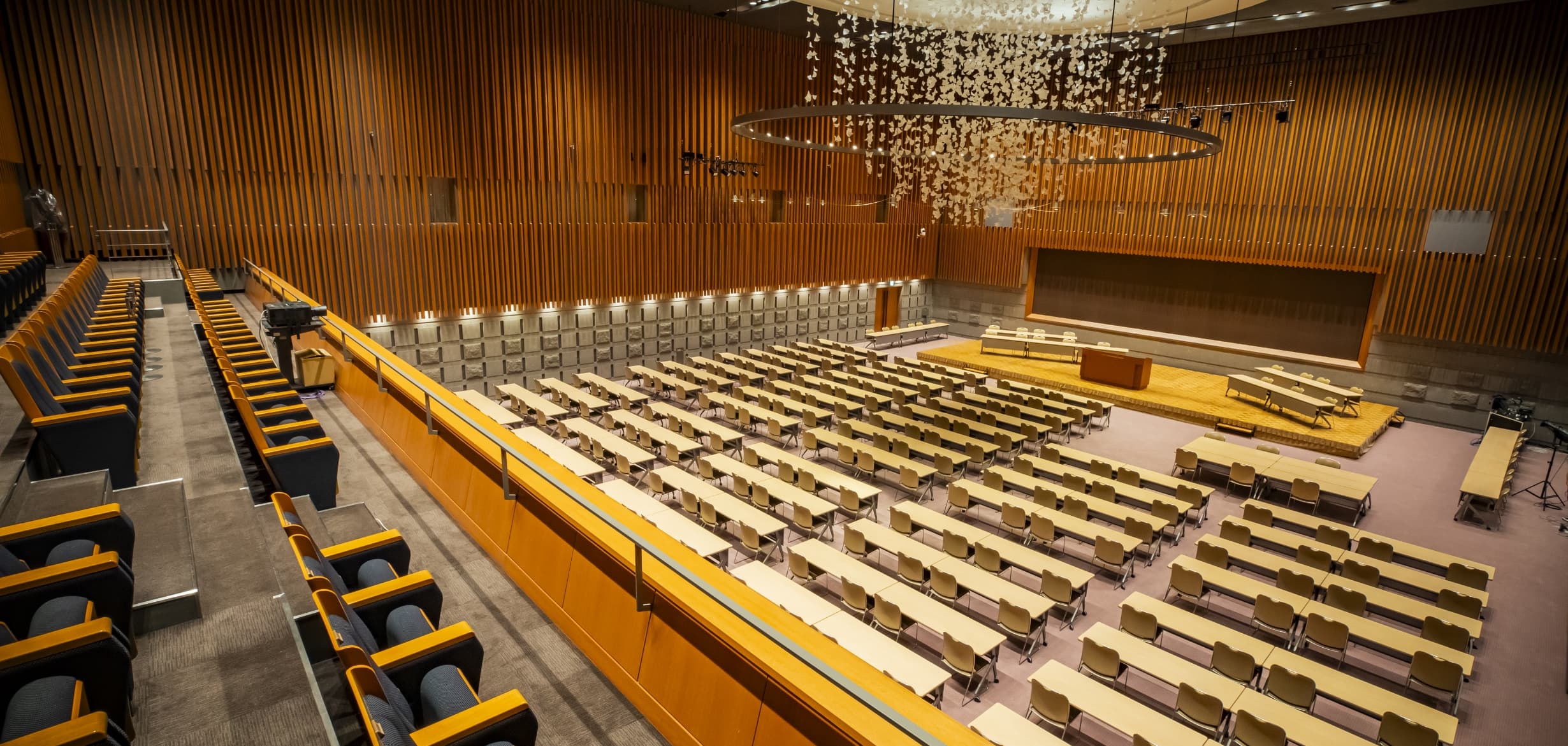 後方二階席からのイメージ写真